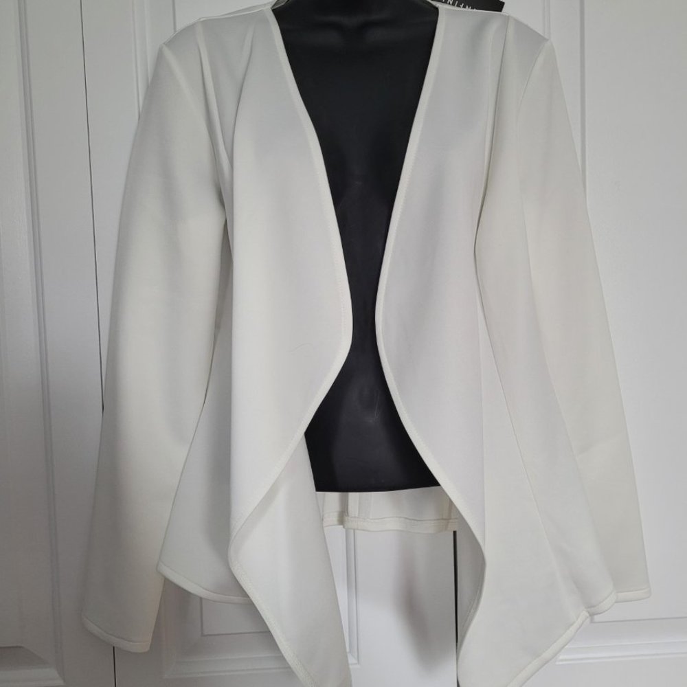 European brand Infinite You white open blazer size L. Made in Poland